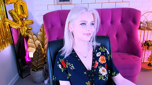 Snapshot of LeonaStane chatting on 9, 3, 2025 LeonaStane online show from 9, 3, 2025