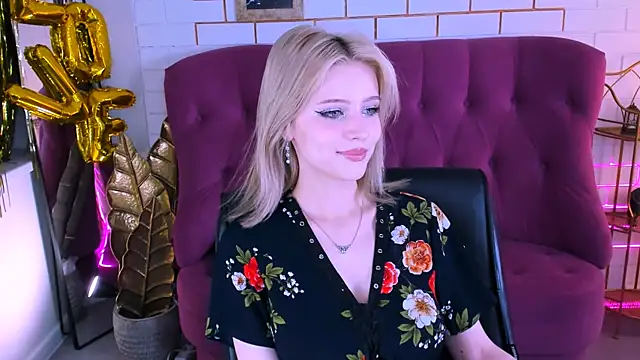 Snapshot of LeonaStane chatting on 30, 10, 2025 LeonaStane online show from 30, 10, 2025