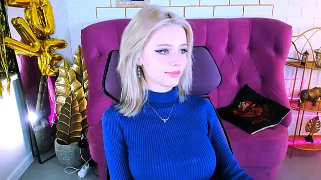 Snapshot of LeonaStane chatting on 20, 11, 2025 LeonaStane online show from 20, 11, 2025