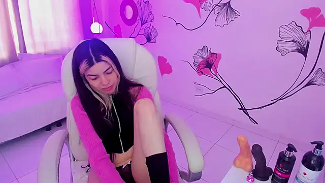 Isabela Fiorelli online show from 18, 11, 2025