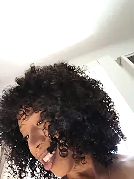 Snapshot of dianagolley420 chatting on 27, 3, 2026 dianagolley420 online show from 27, 3, 2026