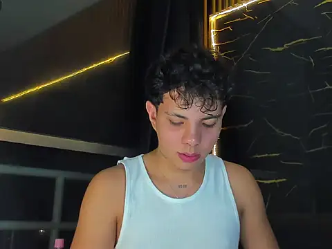 Snapshot of Alessandro_1610 chatting on 8, 7, 2026 Alessandro 1610 online show from 8, 7, 2026