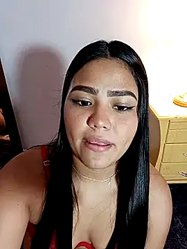 Snapshot of anahi_evans19 chatting on 8, 3, 2025 anahi evans19 online show from 8, 3, 2025