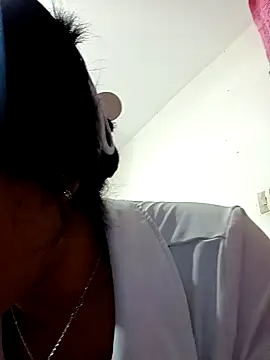 Snapshot of anahi_evans19 chatting on 7, 11, 2025 anahi evans19 online show from 7, 11, 2025