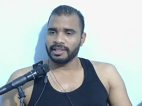 Snapshot of YOX22 chatting on 28, 9, 2025 YOX22 online show from 28, 9, 2025