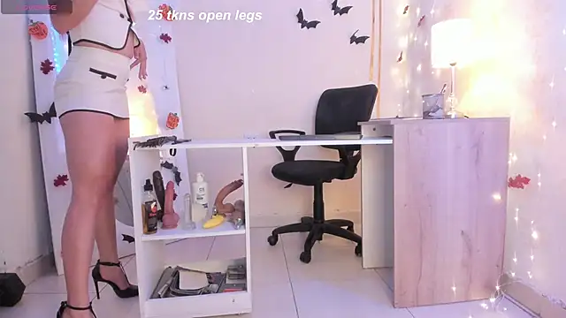 Emylyjonhs online show from 18, 10, 2025