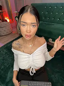 SashaFerrera online show from 4, 3, 2025