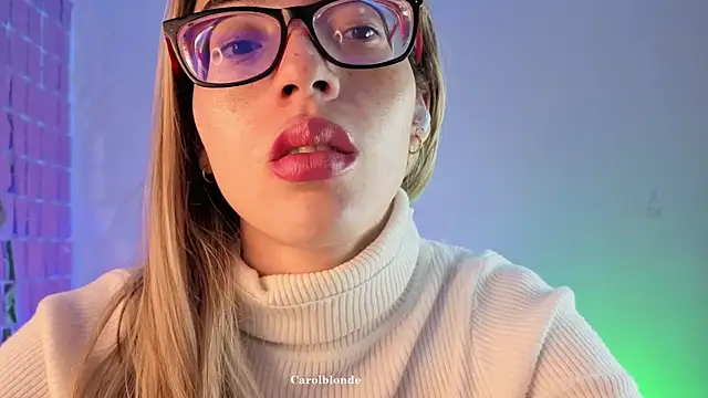 Snapshot of Carolblonde chatting on 3, 12, 2025 Carolblonde online show from 3, 12, 2025