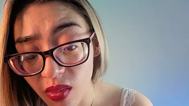 Snapshot of Carolblonde chatting on 3, 2, 2026 Carolblonde online show from 3, 2, 2026