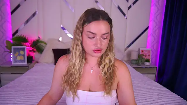 LindsieGreyy online show from 22, 9, 2025