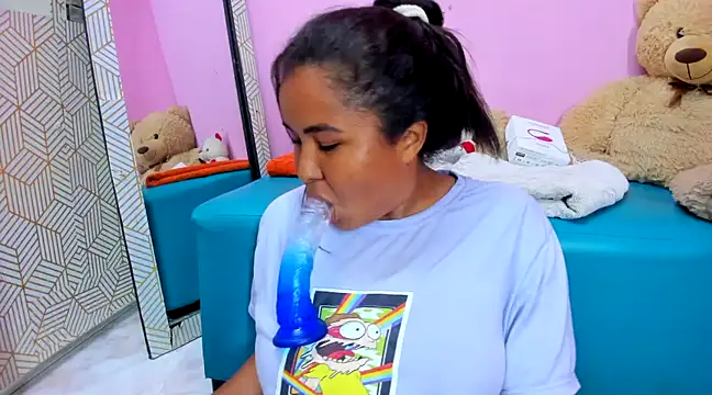 camilagreeco online show from 20, 3, 2025