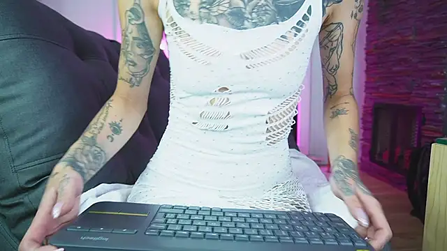 miss   angel online show from 25, 6, 2026