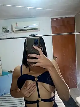 JuliaSalvaa online show from 4, 3, 2025