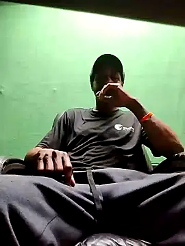 BrownSkinGuy420 online show from 8, 2, 2025