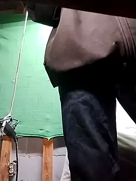 BrownSkinGuy420 online show from 11, 2, 2025