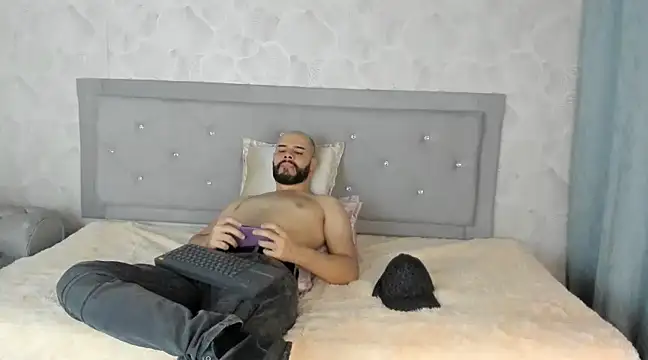 Luke Diaz7 online show from 17, 2, 2025