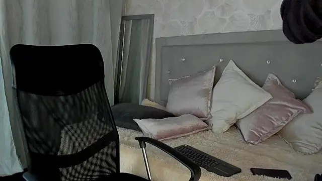 Luke Diaz7 online show from 7, 3, 2025