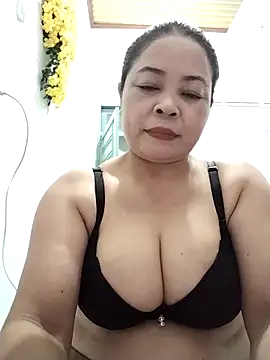 Baby-bigtits2024 online show from 10, 9, 2025