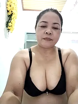 Baby-bigtits2024 online show from 23, 9, 2025