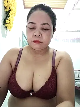 Baby-bigtits2024 online show from 2, 10, 2025