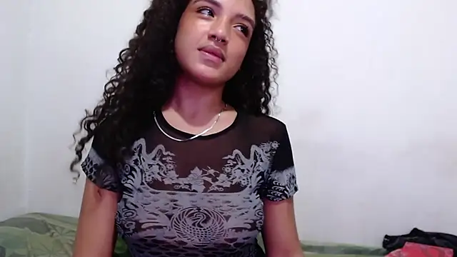 Snapshot of Majo_BigTits chatting on 14, 9, 2025 Majo BigTits online show from 14, 9, 2025