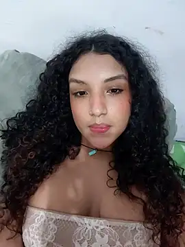 Snapshot of Majo_BigTits chatting on 23, 11, 2025 Majo BigTits online show from 23, 11, 2025