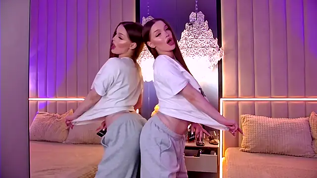 Snapshot of AlexaBright chatting on 20, 10, 2025 AlexaBright online show from 20, 10, 2025