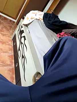 Snapshot of mikeee6538 chatting on 16, 12, 2025 mikeee6538 online show from 16, 12, 2025