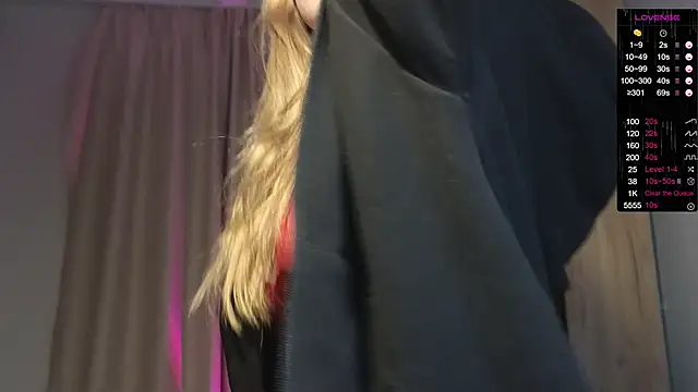 Snapshot of Sakura_Moore chatting on 15, 12, 2025 Sakura Moore online show from 15, 12, 2025