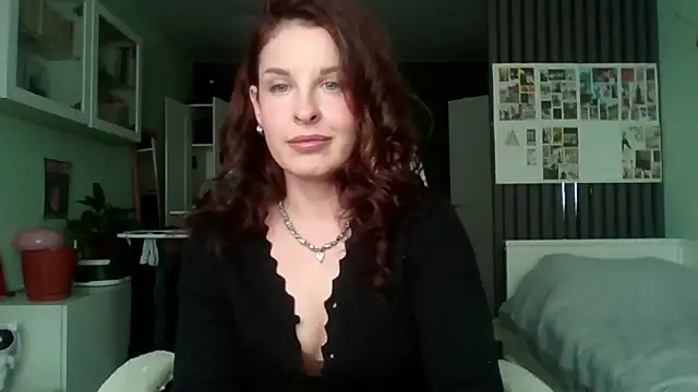 Snapshot of MollyBer chatting on 15, 6, 2026 MollyBer online show from 15, 6, 2026