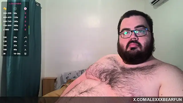 Snapshot of alexxxbear chatting on 8, 5, 2026 alexxxbear online show from 8, 5, 2026