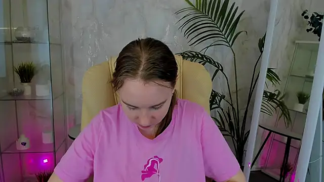 Snapshot of Lika_0ne chatting on 17, 4, 2026 Lika 0ne online show from 17, 4, 2026