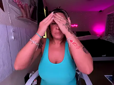 bossyroxy84 online show from 16, 9, 2025