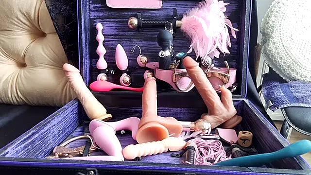 Chanel Noire online show from 5, 3, 2025