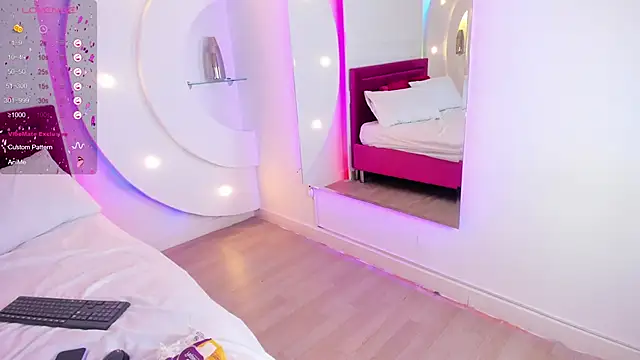 isolari  online show from 5, 2, 2025