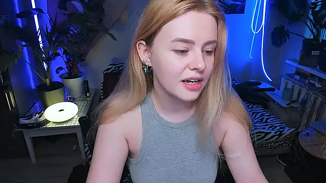 Snapshot of Alexa_Pirs chatting on 1, 12, 2025 Alexa Pirs online show from 1, 12, 2025