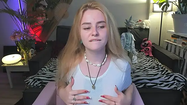 Alexa Pirs online show from 18, 7, 2026