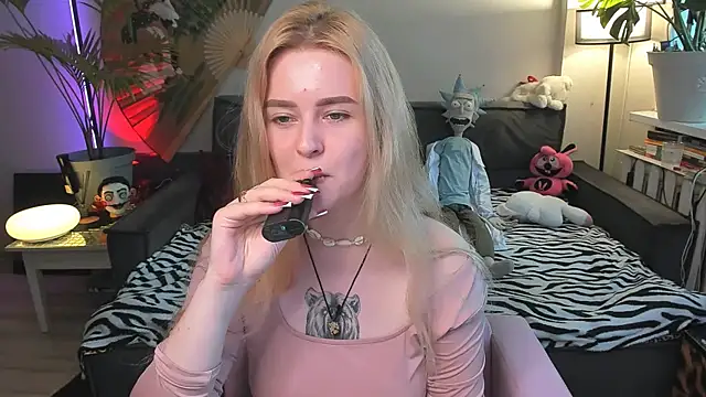Alexa Pirs online show from 19, 7, 2026