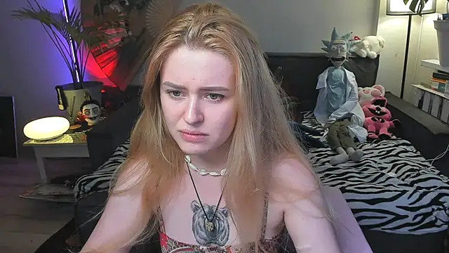 Alexa Pirs online show from 22, 7, 2026