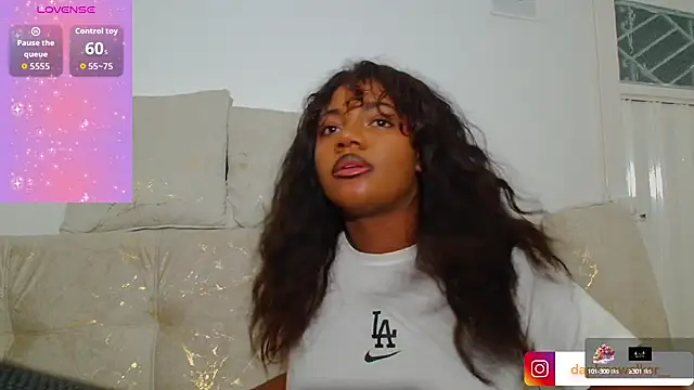 Snapshot of Daphnewalker__ chatting on 1, 10, 2025 Daphnewalker online show from 1, 10, 2025
