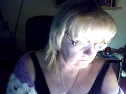 Snapshot of Violet5364 chatting on 6, 3, 2025 Violet5364 online show from 6, 3, 2025