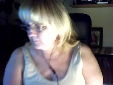Snapshot of Violet5364 chatting on 9, 11, 2025 Violet5364 online show from 9, 11, 2025