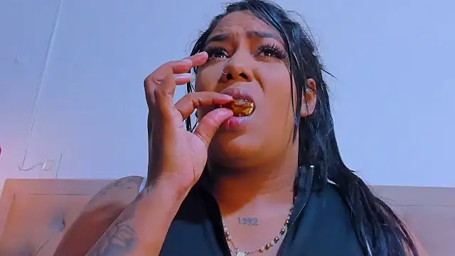 emma purple  online show from 18, 3, 2025