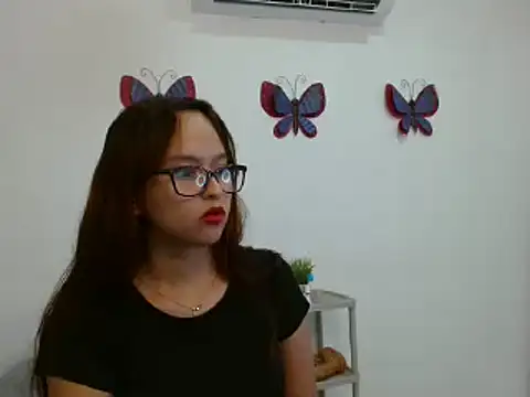 Emilybateee online show from 7, 3, 2025