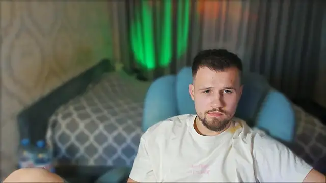 Vladik b online show from 4, 3, 2026