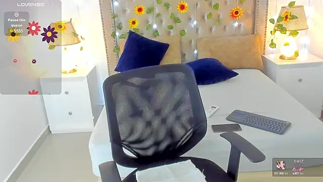 CandieGilson   online show from 11, 3, 2025