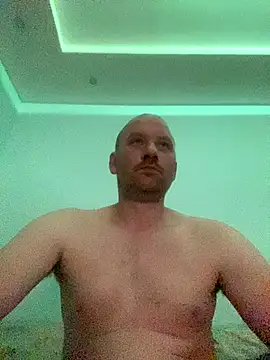 Snapshot of Krzysiekg123 chatting on 17, 12, 2025 Krzysiekg123 online show from 17, 12, 2025