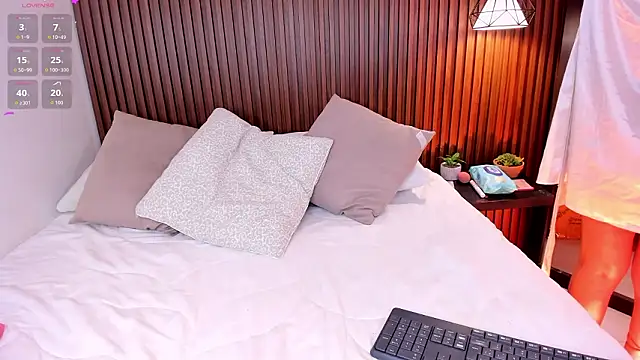 julietaevanns online show from 3, 2, 2026