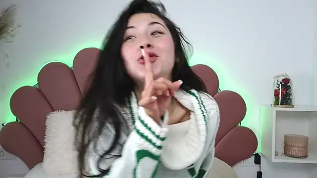 Snapshot of ScarlletRays chatting on 1, 3, 2025 ScarlletRays online show from 1, 3, 2025