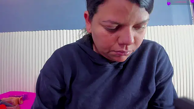 Aida-nicolle online show from 29, 11, 2025